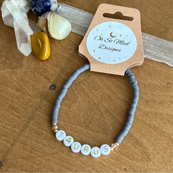 17cm Stretchy Zodiac Bracelets, Acrylic Gold Letters, Grey Clay Beads - Picture 1 of 1